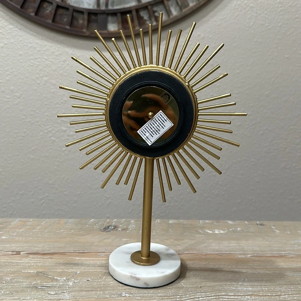 Victoria Queen Atomic Starburst Clock